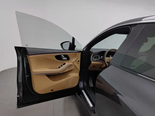 Roewe Feifan R7 — Фото автомобиля 8