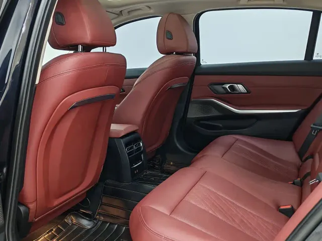 BMW 3 Series — Фото автомобиля 8