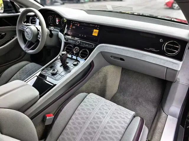 Bentley Continental — Фото автомобиля 11