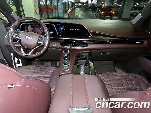 Cadillac Escalade Generation 5 — Фото автомобиля 9