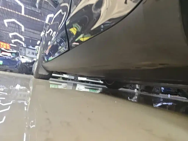 Tesla Model Y — Фото автомобиля 20
