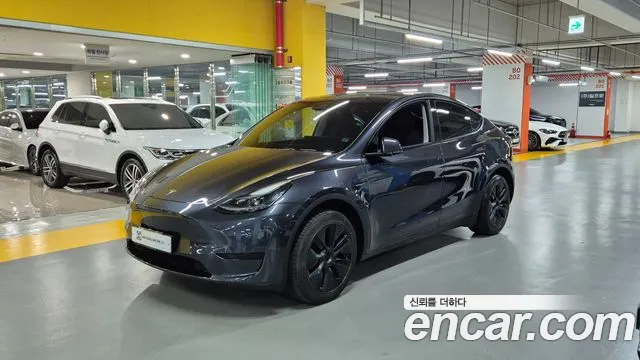 Фотография автомобиля — Tesla Model Y