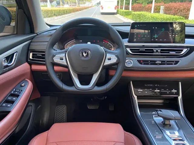 Changan CS75 — Фото автомобиля 8