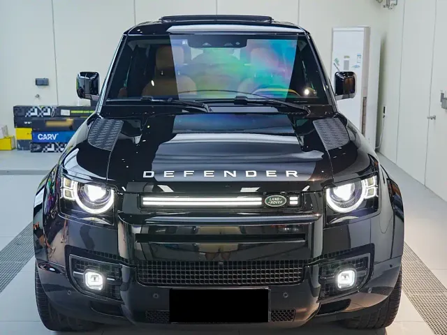 Land Rover Defender — Фото автомобиля 4