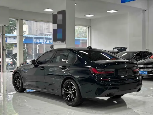BMW 3 Series — Фото автомобиля 11