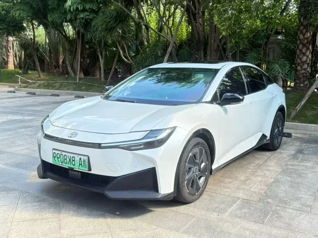 Фотография автомобиля — Toyota bZ3