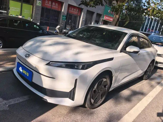Фотография автомобиля — Changan Qiyuan A05