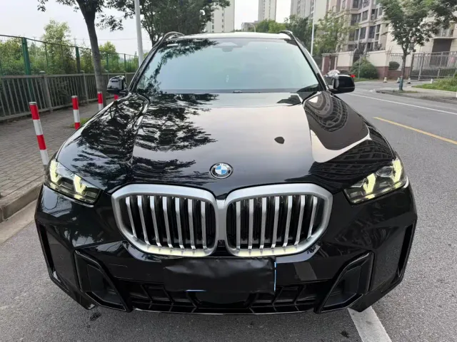Фотография автомобиля — BMW X5