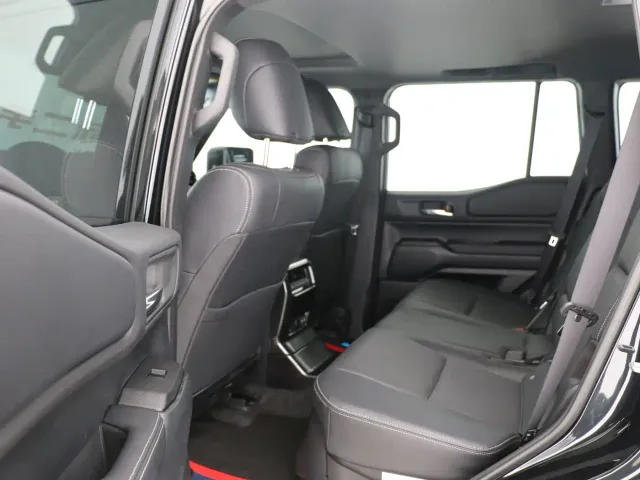 Toyota Prado — Фото автомобиля 10