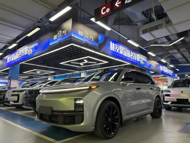Фотография автомобиля — Li Auto L9