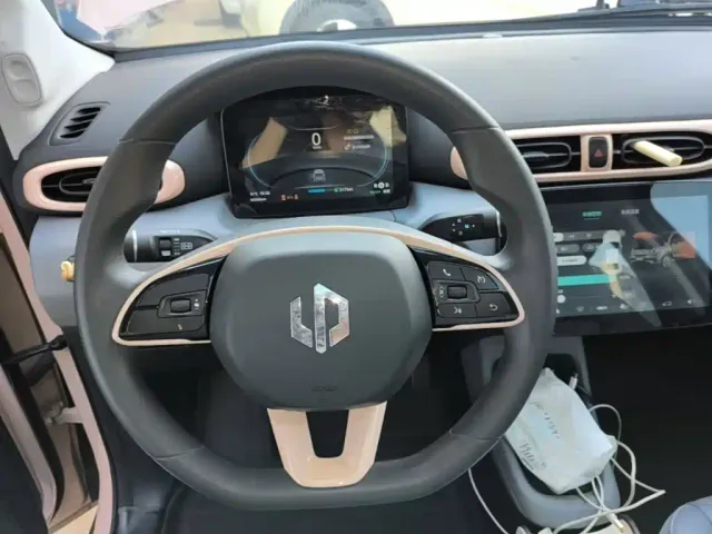 Leapmotor T03 — Фото автомобиля 10