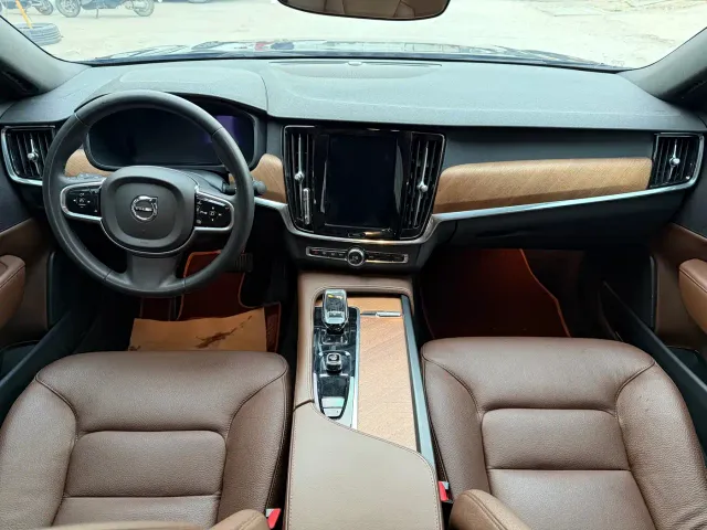Volvo S90 — Фото автомобиля 5