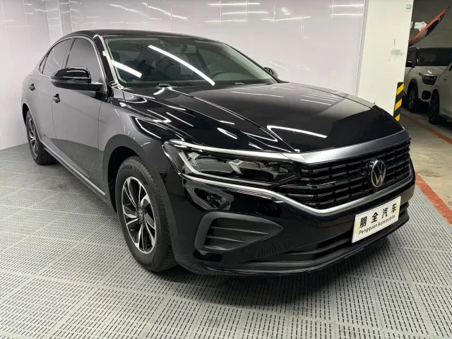 Volkswagen Passat — Фото автомобиля 3
