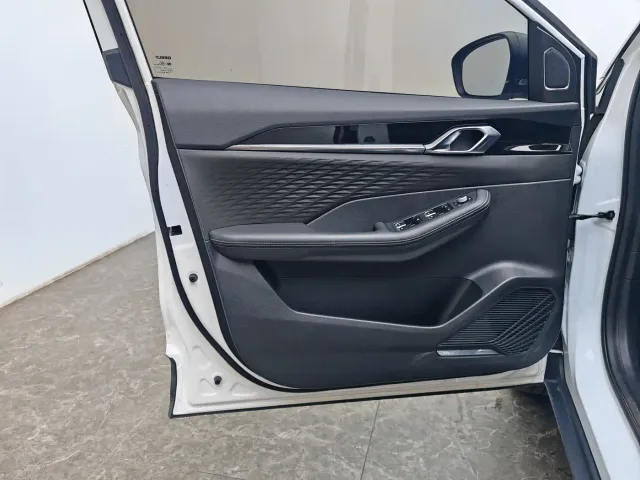 Geely Binyue — Фото автомобиля 19