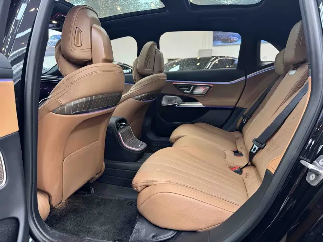 Mercedes-Benz E-Class — Фото автомобиля 6
