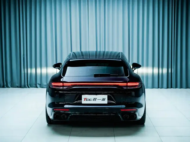 Porsche Panamera — Фото автомобиля 10