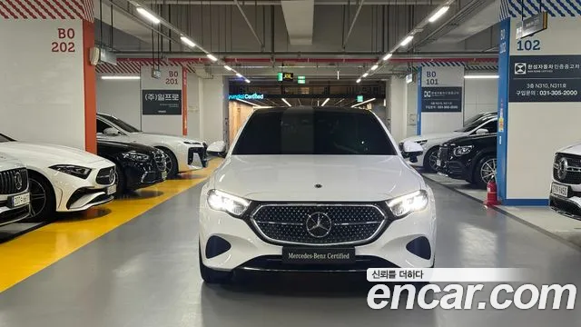 Mercedes-Benz E-Class — Фото автомобиля 3