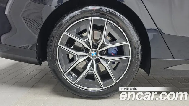 BMW 5 Series G60 — Фото автомобиля 5