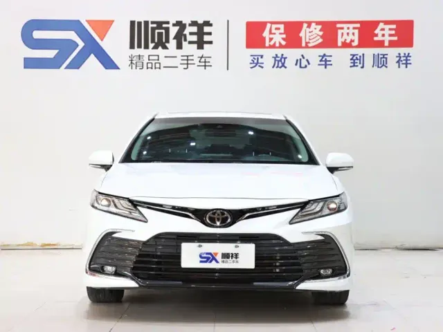 Toyota Camry — Фото автомобиля 2