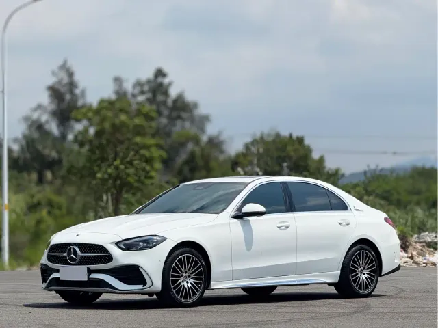 Фотография автомобиля — Mercedes-Benz C-Class