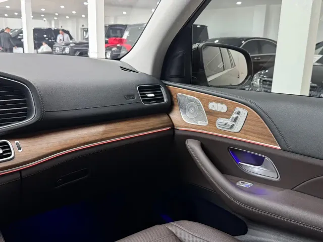 Mercedes-Benz GLS-Class — Фото автомобиля 14