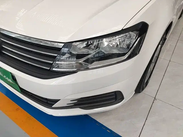 Volkswagen Lavida — Фото автомобиля 23