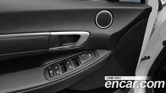 Hyundai Sonata — Фото автомобиля 23