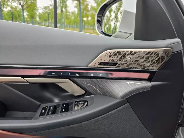 BMW 5 Series — Фото автомобиля 20