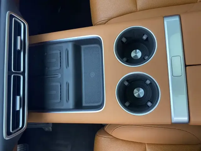 Li Auto L7 — Фото автомобиля 20