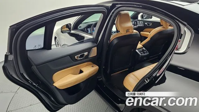 Вольво S60 S60 третьего поколения B5 Ultra Bright — Фото автомобиля 16