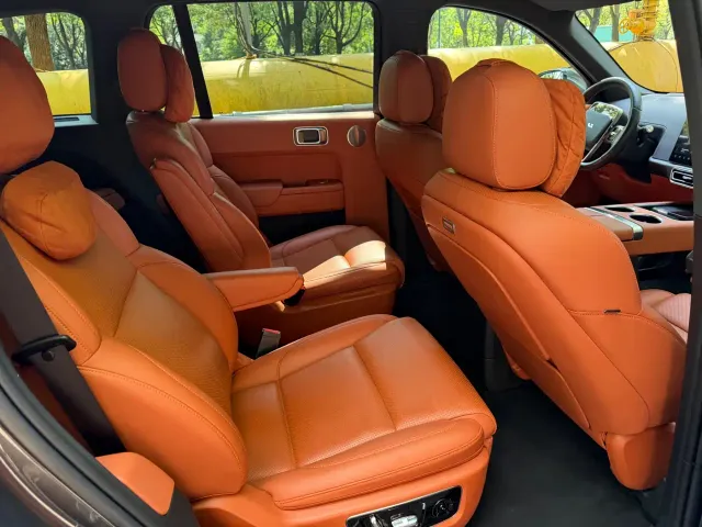 Li Auto L9 — Фото автомобиля 8