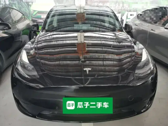Tesla Model Y — Фото автомобиля 2