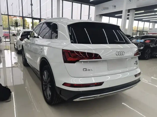 Audi Q5L — Фото автомобиля 4