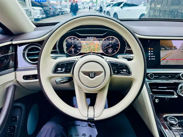 Bentley Flying Spur — Фото автомобиля 15