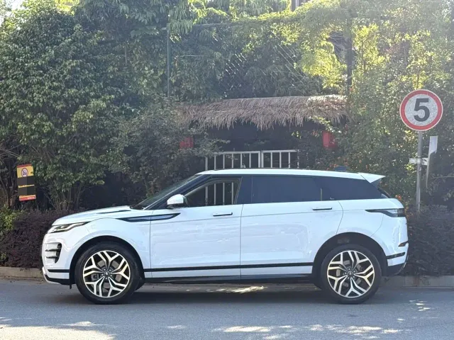 Land Rover Range Rover Evoque — Фото автомобиля 3