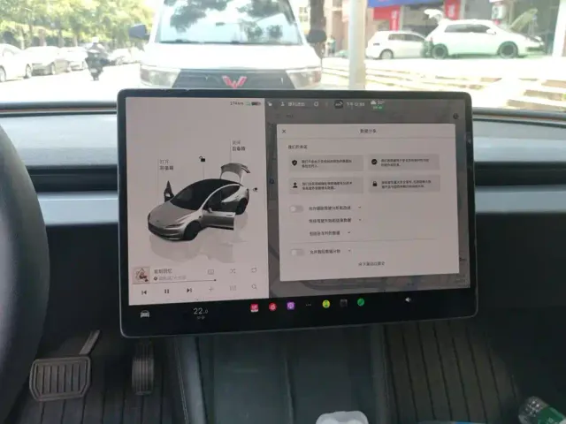 Tesla Model 3 — Фото автомобиля 13