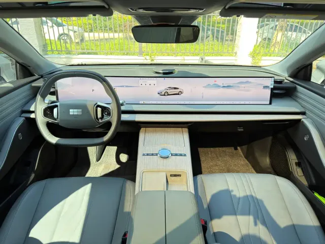 Geely Galaxy E8 — Фото автомобиля 11