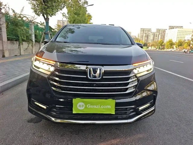 Honda Odyssey — Фото автомобиля 2