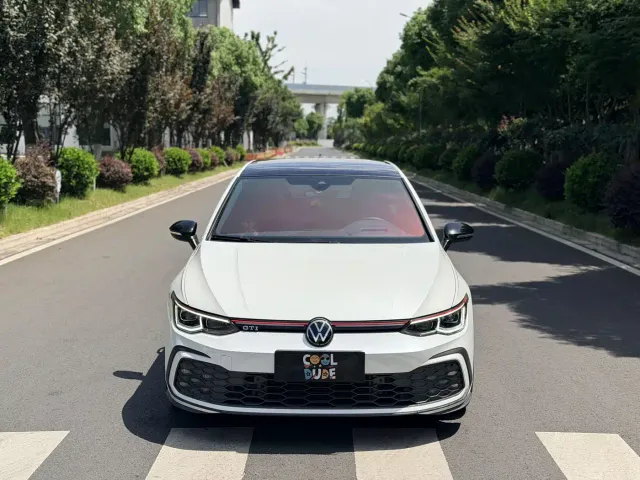 Volkswagen Golf GTI — Фото автомобиля 2