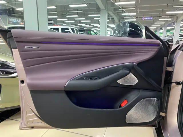Xiaomi SU7 — Фото автомобиля 19