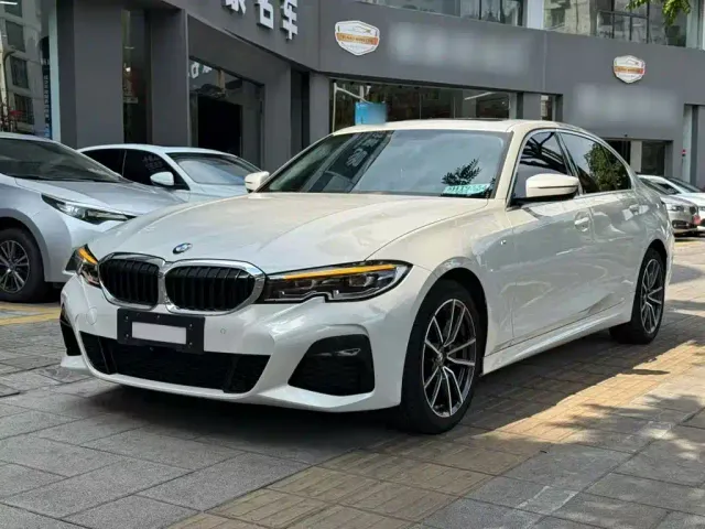Фотография автомобиля — BMW 3 Series