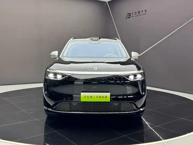 Aito M8 — Фото автомобиля 2