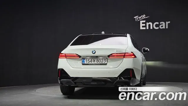 BMW 5-Series — Фото автомобиля 4