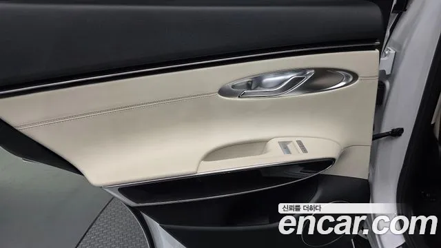 Genesis GV70 — Фото автомобиля 14