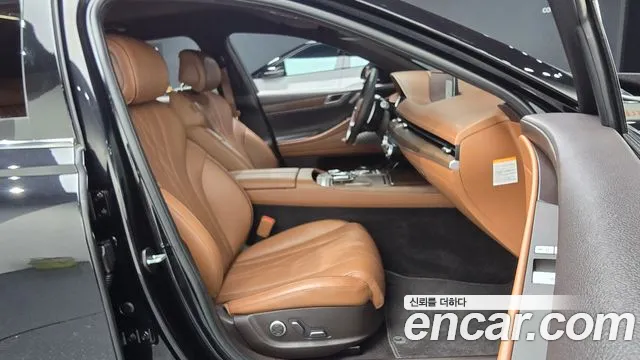 Genesis G80 Electrified G80 (RG3) — Фото автомобиля 26