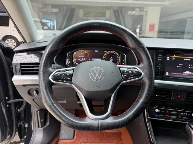 Volkswagen Passat — Фото автомобиля 11