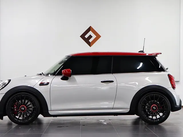 MINI John Cooper Works — Фото автомобиля 7