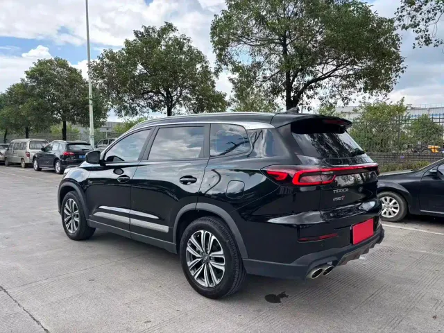 Chery Tiggo 8 — Фото автомобиля 9