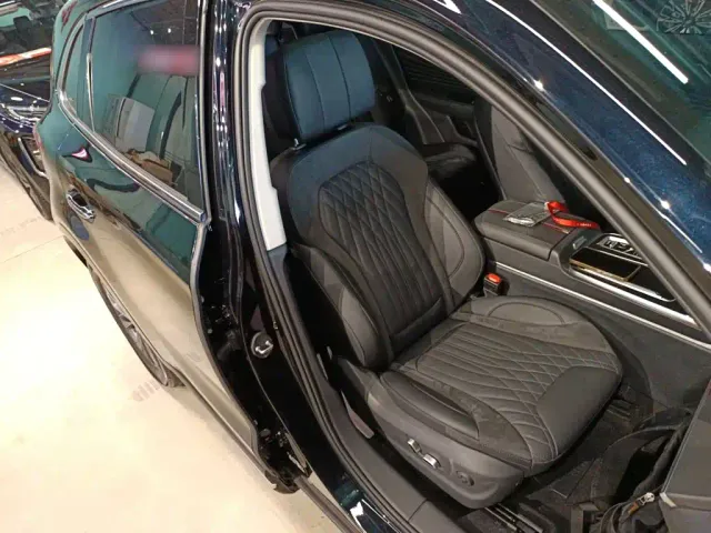 Hongqi HS5 — Фото автомобиля 24
