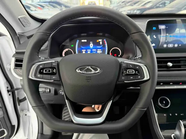 Chery Tiggo 8 — Фото автомобиля 12